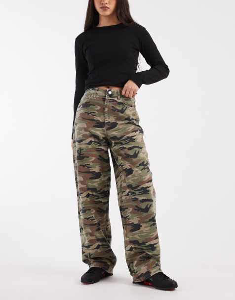 Miss Selfridge – Weite Jeans mit Military-Muster  - view 1