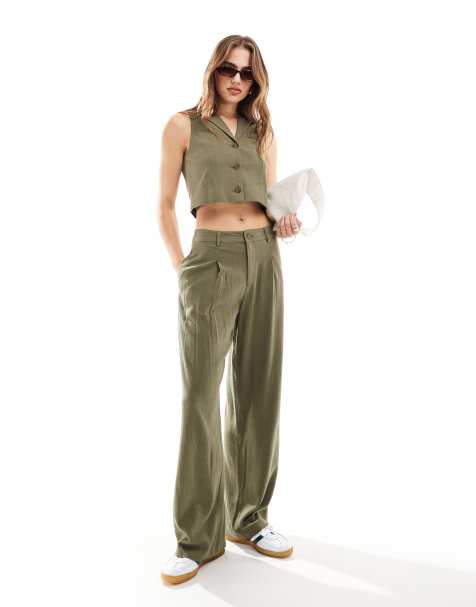 Miss Selfridge – Weste aus Leinenmix in Khaki mit Knopfleiste - view 1