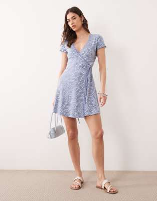 Miss Selfridge - Wickelkleid aus Pointelle mit Blümchenmuster und Spitzenbesatz-Bunt