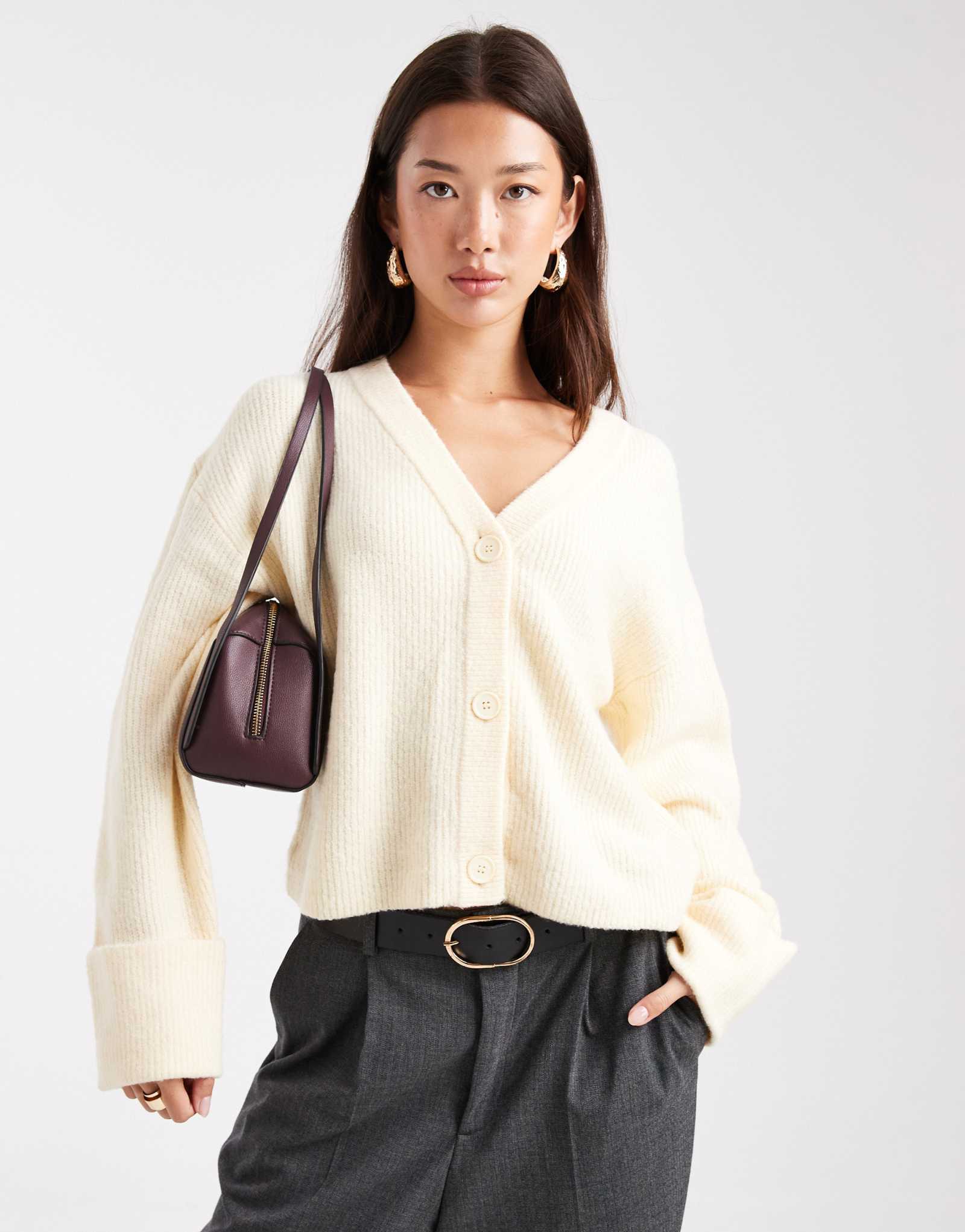 Кардиган Miss Selfridge с широкими манжетами и V-образным вырезом молочного цвета