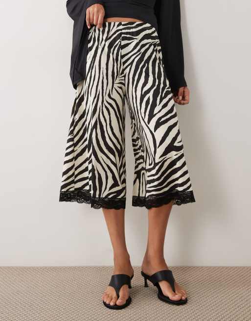 Miss Selfridge wide leg culotte with lace trim in zebra print, 3 of 5