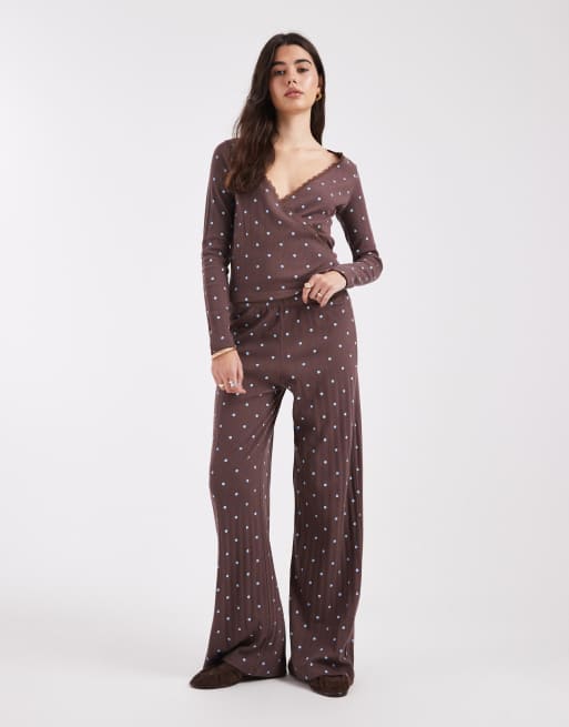 Miss Selfridge wide leg pointelle lounge trouser co-ord in chocolate polka dot, 4 of 5