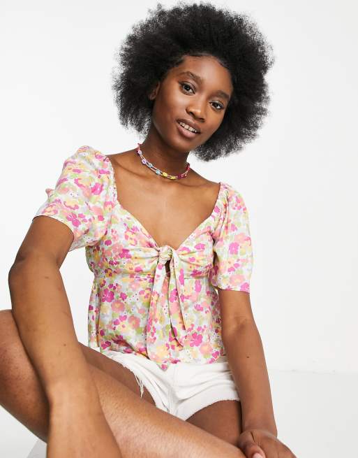 Miss Selfridge – Wielokolorowa bluzka w kwiaty z wiązaniem i rozszerzanymi rękawami