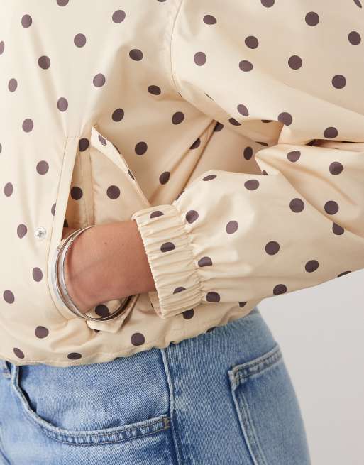 Miss Selfridge – Windjacke mit schokobraunen Polka Dots und Muschelsaum, 4 von 4