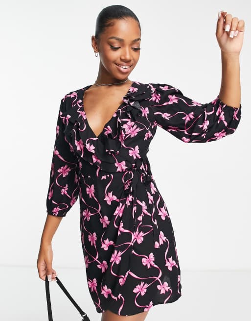 Miss Selfridge wrap ruffle collar tea dress in bow print | ASOS