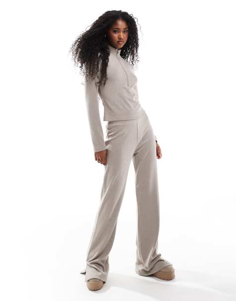 Miss Selfridge - Zachte geribbelde flare broek met split aan de zoom, deel van co-ord set - view 1