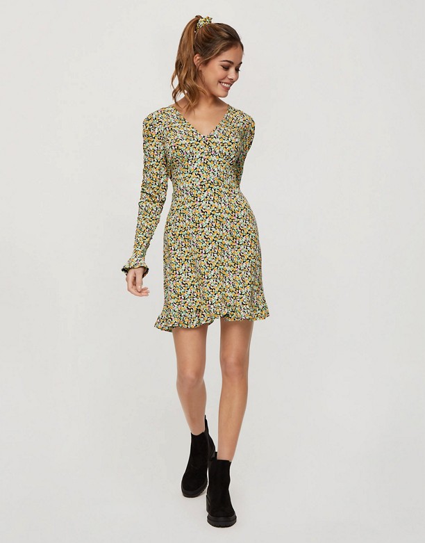 Miss Selfridge – Zielona dopasowana sukienka mini z rozkloszowanym dołem i wzorem w kwiaty Green 1 Najnowsze Kolekcje 