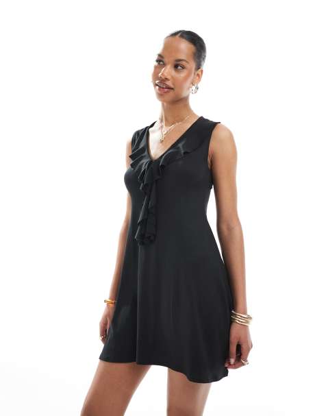 Miss Selfridge - Zomerse mini-jurk met ruches en strik aan de voorkant in zwart - view 1