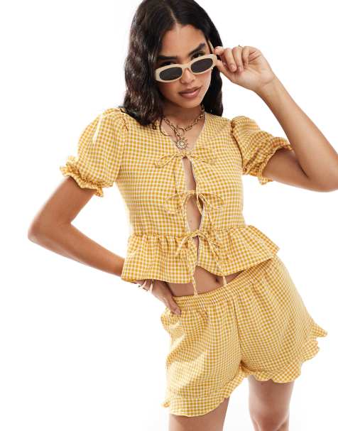 Miss Selfridge – Żółty top z bufkami i wiązaniem z przodu - view 1