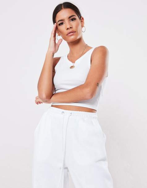 Missguided – Ärmelloses, geripptes Oberteil mit kurzem Schnitt in Weiß - view 1