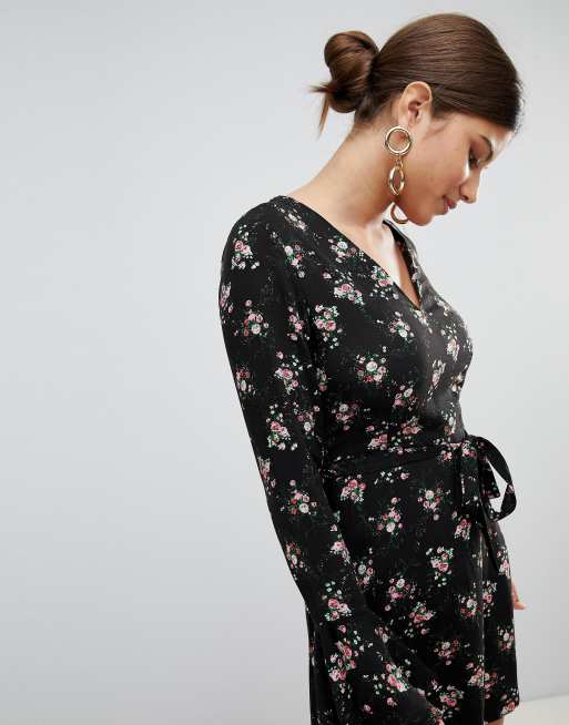 Bedrucktes V mit schwarz Kleid Missguided Ausschnitt 8UwRzzq