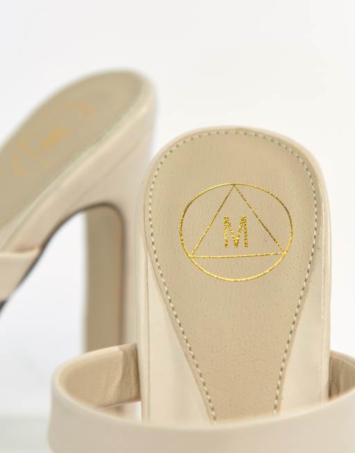 Missguided Beigefarbene Sandalen mit hohen Absatzen und Zehensteg ASOS