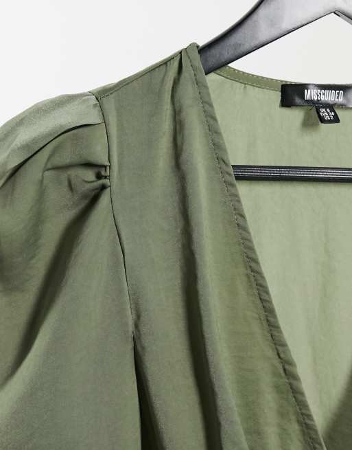 Missguided - Blouse met aangerimpelde taille en knopen van kaki satijn, 3 van 4