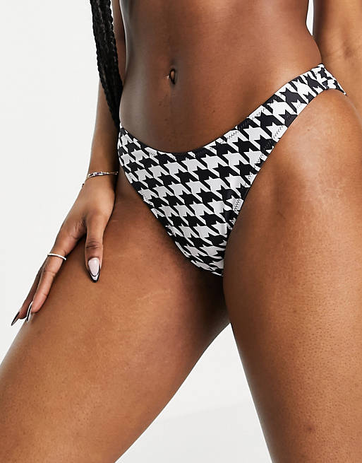 Missguided boomerang bikini bottoms in houndstooth