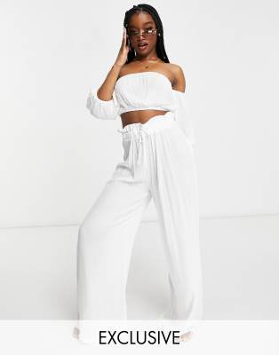 flowy white trousers