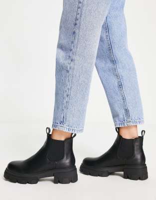 Missguided chunky chelsea boots in black faux leather