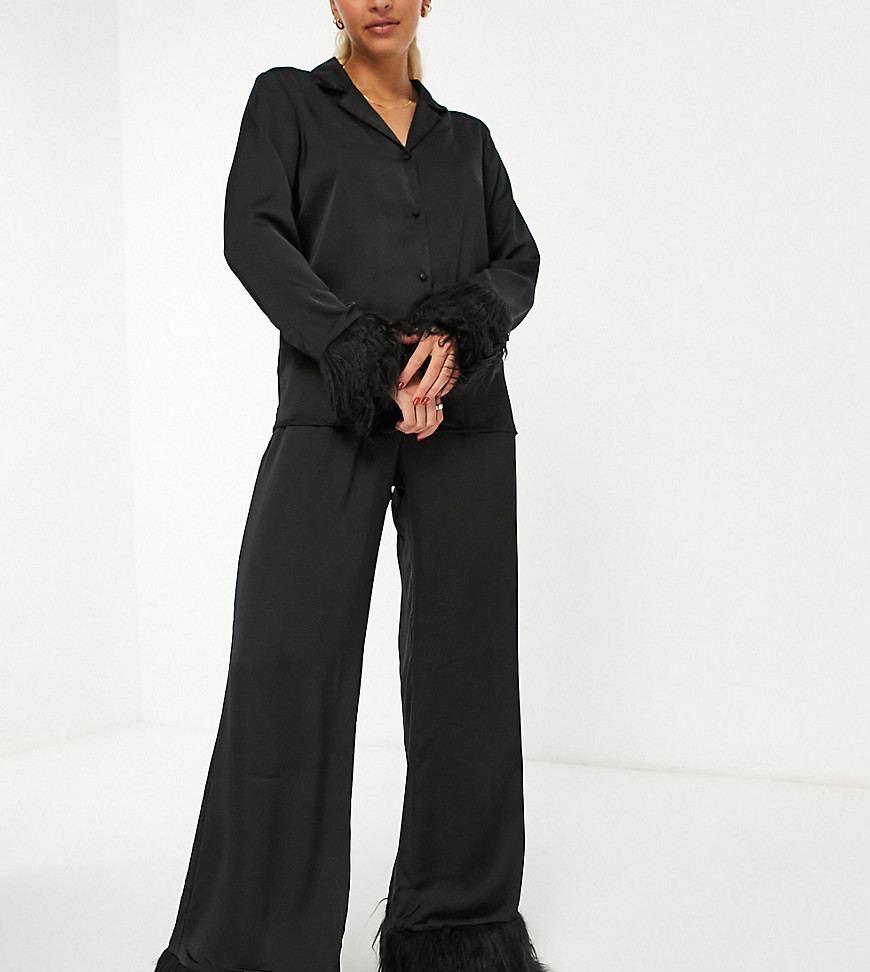 missguided - completo pigiama nero con finiture in pelliccia sintetica