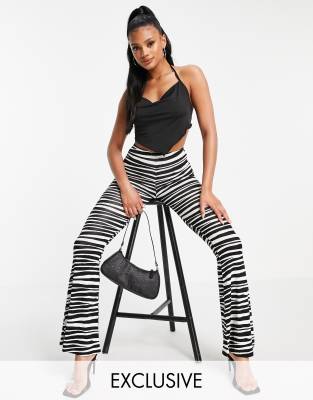 Missguided Missguided cowl neck hanky hem top in black