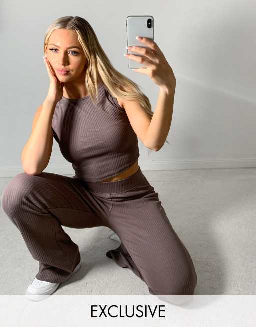 Missguided - Crop top a coste con collo a vogatore marrone in coordinato