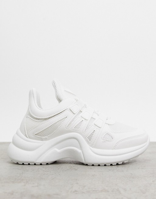 Missguided curved sole trainer in white