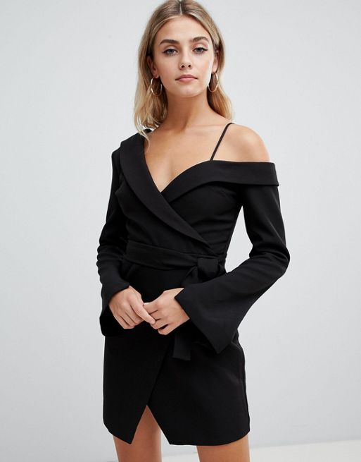 Missguided – Czarna sukienka smokingowa na jedno ramię | ASOS