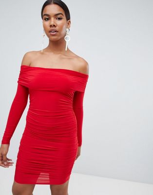Missguided czerwona, obcisła sukienka mini z dekoltem typu bardotka | ASOS