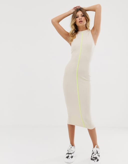 Missguided – Enganliegendes Midikleid in Stone mit Paspelierung in Neon