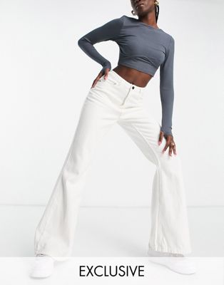 Missguided flared jeans in white
