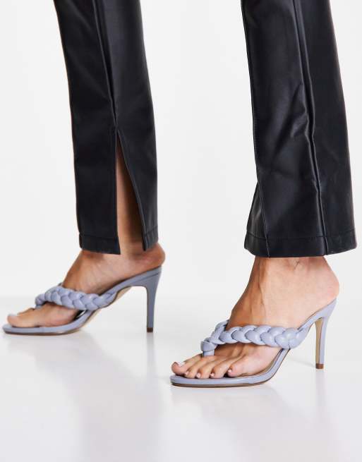 Missguided Gevlochten teenslippers met hak in babyblauw