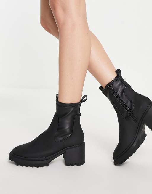 Cleated store ankle boots