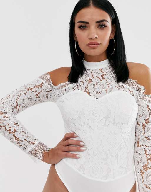 Missguided Hochgeschlossener Spitzenbody In Weiss Mit Schulterausschnitten Asos