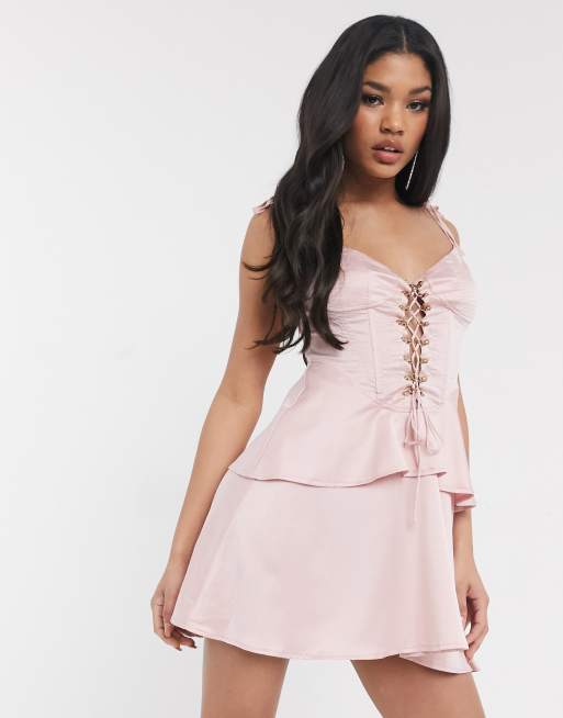 Pink lace dress on sale missguided