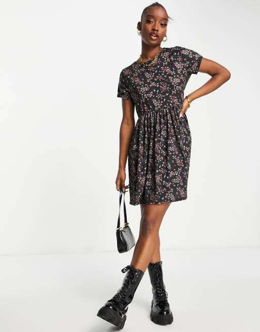 Missguided – Luźna dżersejowa sukienka w kwiatowy wzór