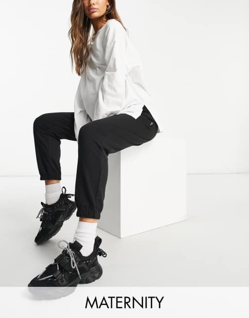 90s sweatpants outfit