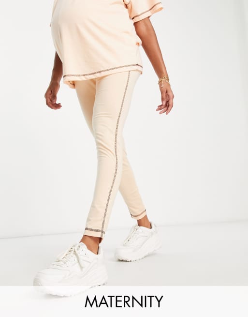 Missguided Maternity - Rosa sæt med leggings og T-shirt med kontrastsøm, 2 af 3