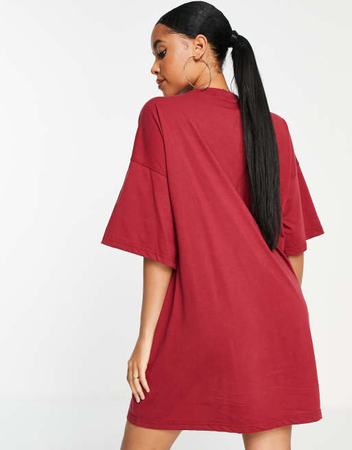 Missguided Maternity – Vinröd t-shirtklänning med "Athleisure"-tryck, 2 av 4