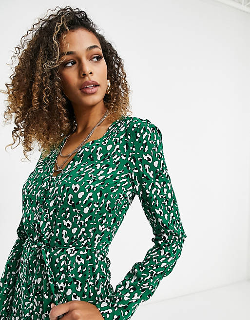 Missguided midi tea dress with sleeve in green leopard |