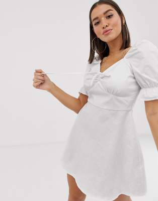 white dress puffy sleeves