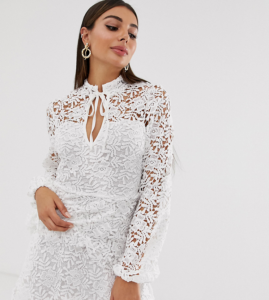 Missguided - Mini-jurk met gehaakte laag en gestrikte voorkant in wit