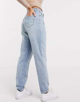 missguided riot mom jeans in blue