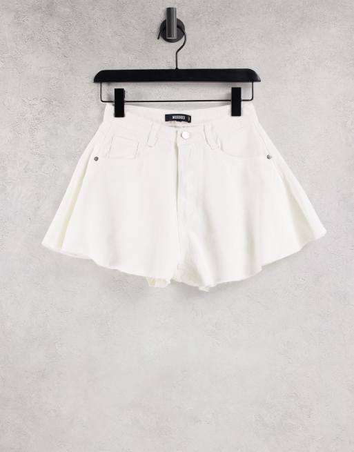 Missguided - Mom shorts di jeans con fondo grezzo, colore bianco