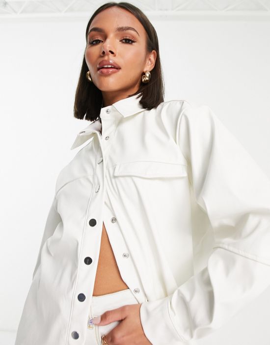 https://images.asos-media.com/products/missguided-oversized-shirt-in-cream-faux-leather/202008147-1-cream?$n_550w$&wid=550&fit=constrain