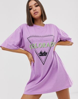 Missguided - Oversized T-shirtjurk met neon tekstprint in lila-Paars
