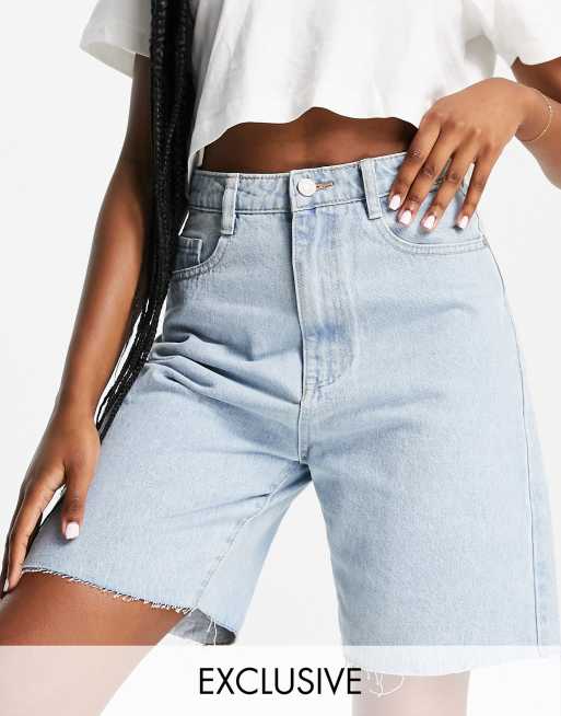 Missguided - Pantaloncini a vita super alta con strappo sul retro, colore blu