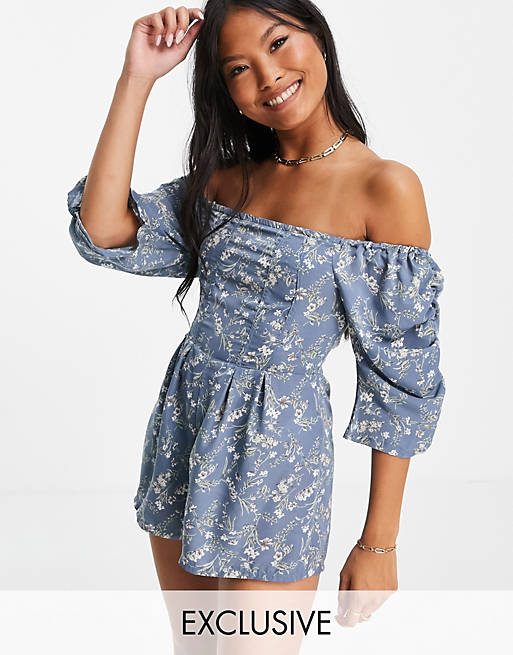  Missguided Petite ditsy floral playsuit in blue 