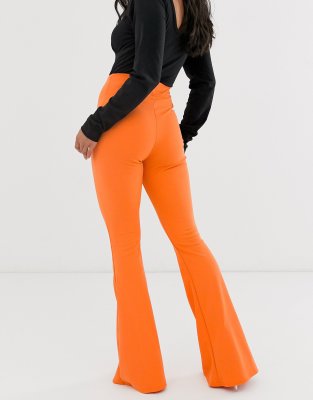 Missguided Petite - Flare-broek in oranje | ASOS