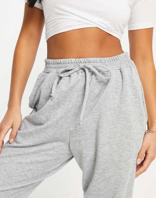 Missguided Petite – Grå mjukisbyxor i 90-talsstil med oversizepassform, 3 av 4