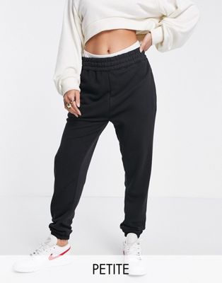 Missguided Petite jogger in black