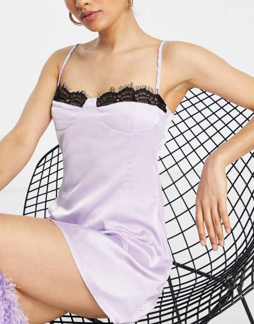 Missguided Petite - Lyserød slip-minikjole i satin med blondekanter, 2 af 4