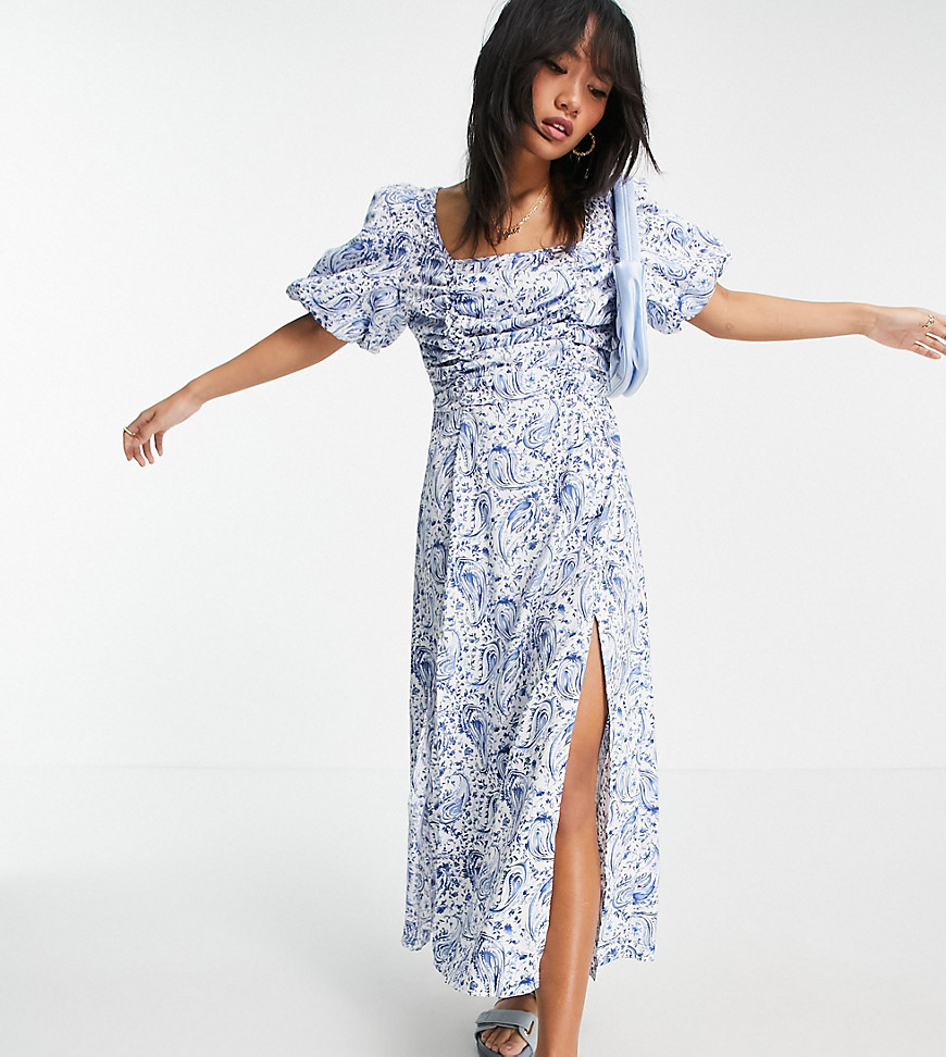Missguided Petite midaxi dress with puff sleeve in blue paisley-Blues